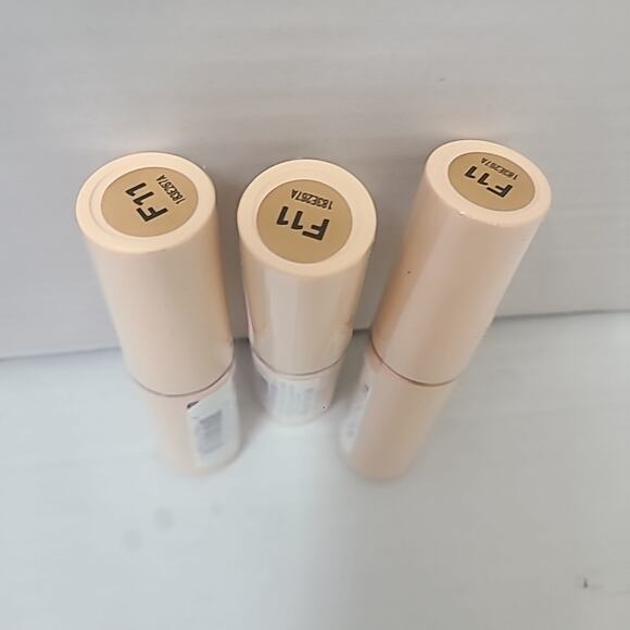 Pack of 3 Makeup Revolution Beauty Fast Base Stick Foundation F11 Sealed - Picture 4 of 4